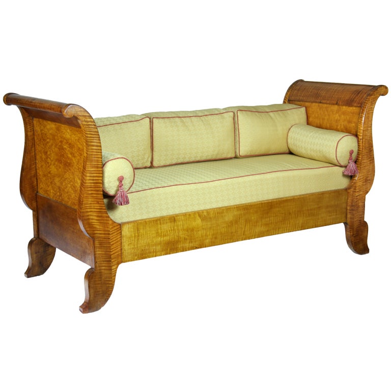 Tiger Maple Daybed, New England For Sale