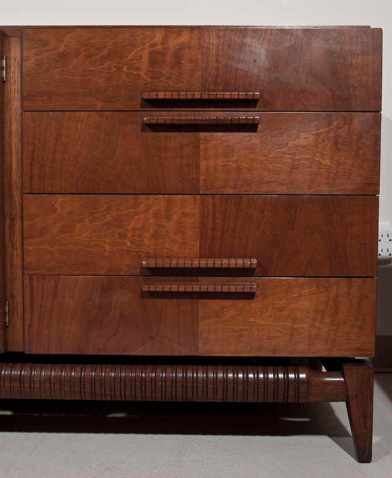 Vanleigh Mid Century Moderne Cabinet In Excellent Condition For Sale In Toronto, ON