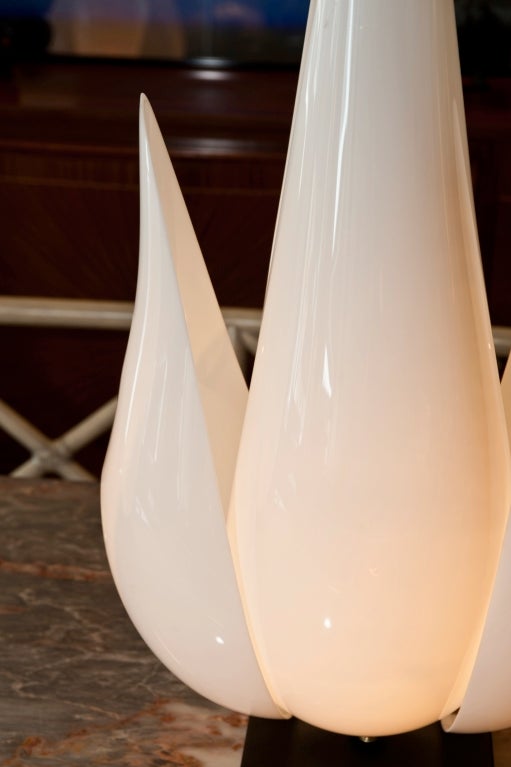 20th Century Pair of Acrylic Tulip Lamps For Sale