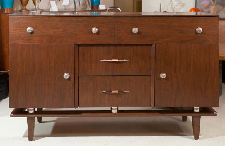 Moderne Mahogany Cabinet