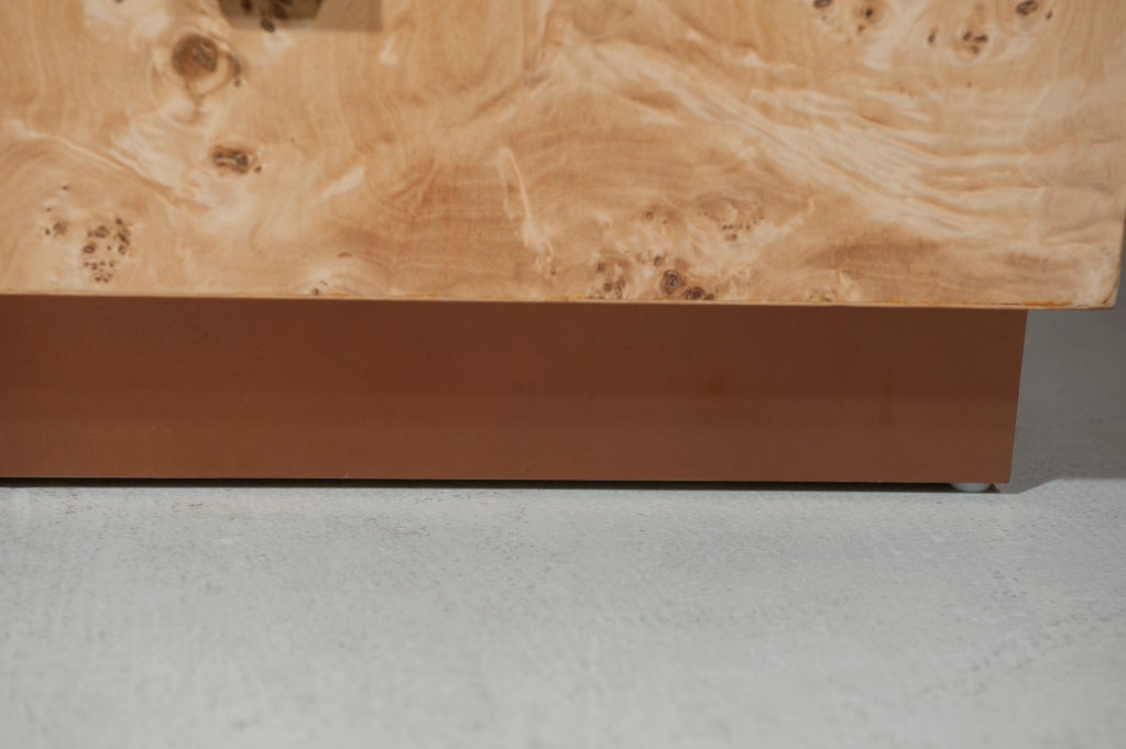 Burl Olive Moderne Credenza In Good Condition For Sale In Toronto, ON