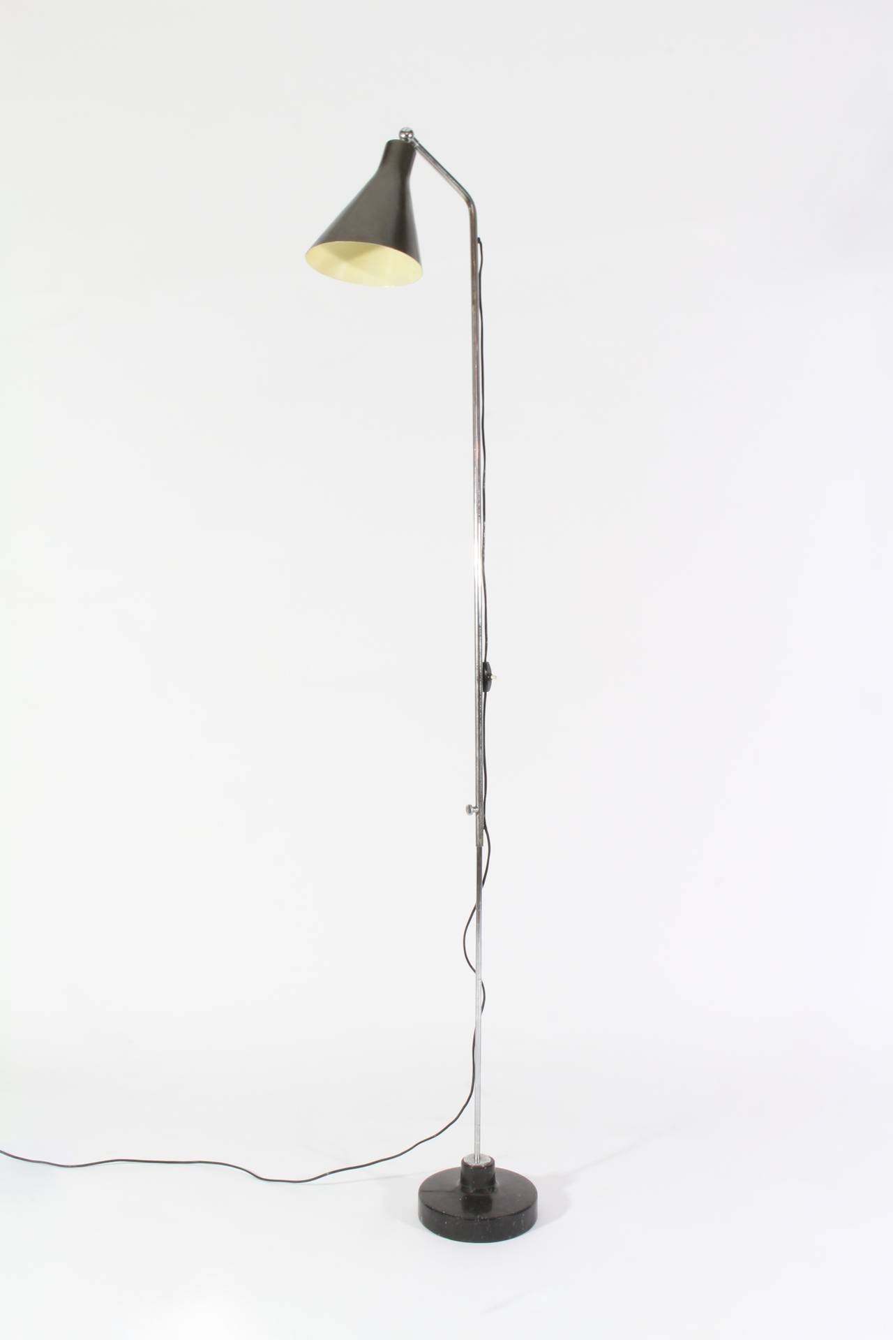 Ignazio Gardella Lte Three Floor Lamp In Excellent Condition For Sale In Chicago, IL