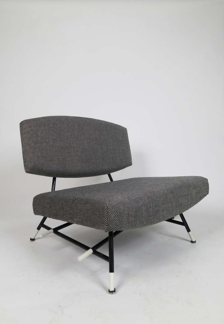 Mid-20th Century Pair of Chairs, Model no. 865, circa 1955