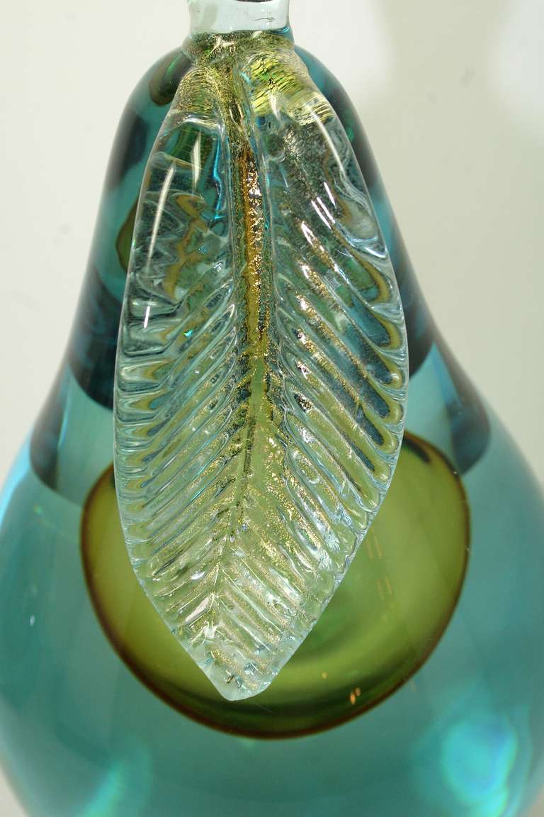 Apple and Pear Glass Bookends In Excellent Condition For Sale In New York, NY