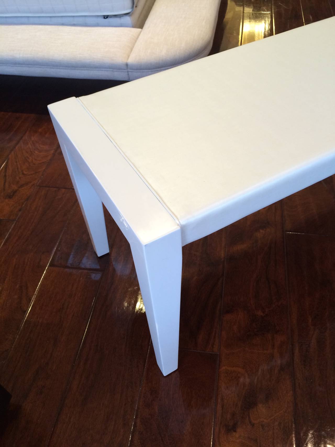 white lacquer bench