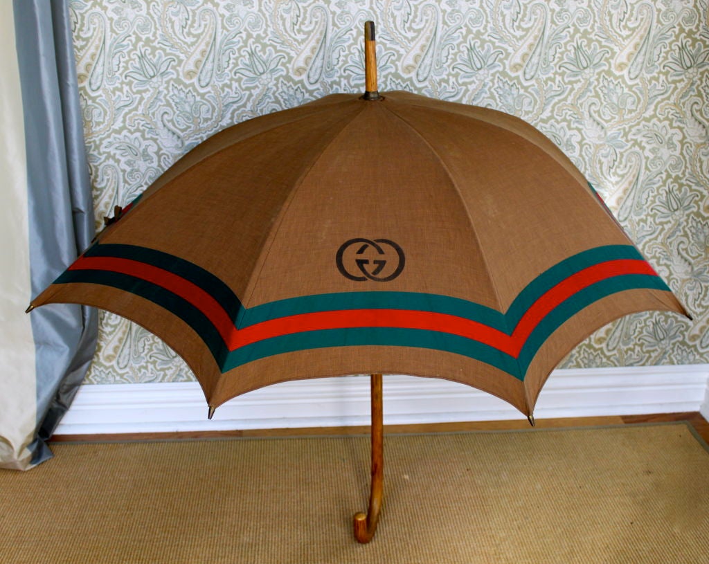 Rare Unique Vintage Gucci umbrella wooden handle w shoulder strap gently  used