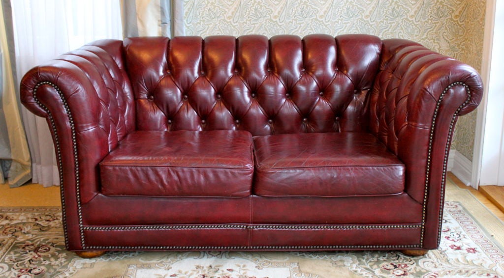 burgundy chesterfield sofa