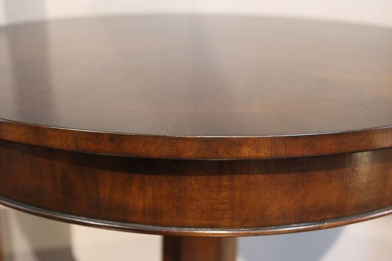 Empire Revival Center / pedestal side table In Excellent Condition In Los Angeles, CA