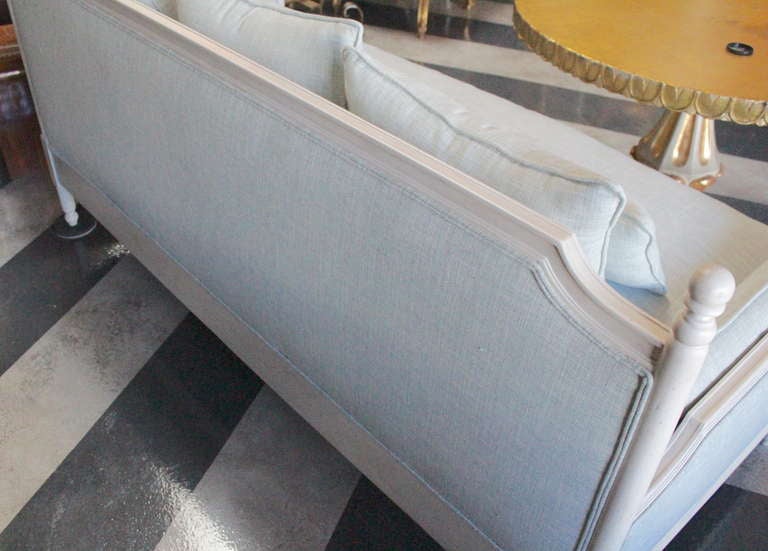 Pair of French upholstered day beds In Excellent Condition In Los Angeles, CA