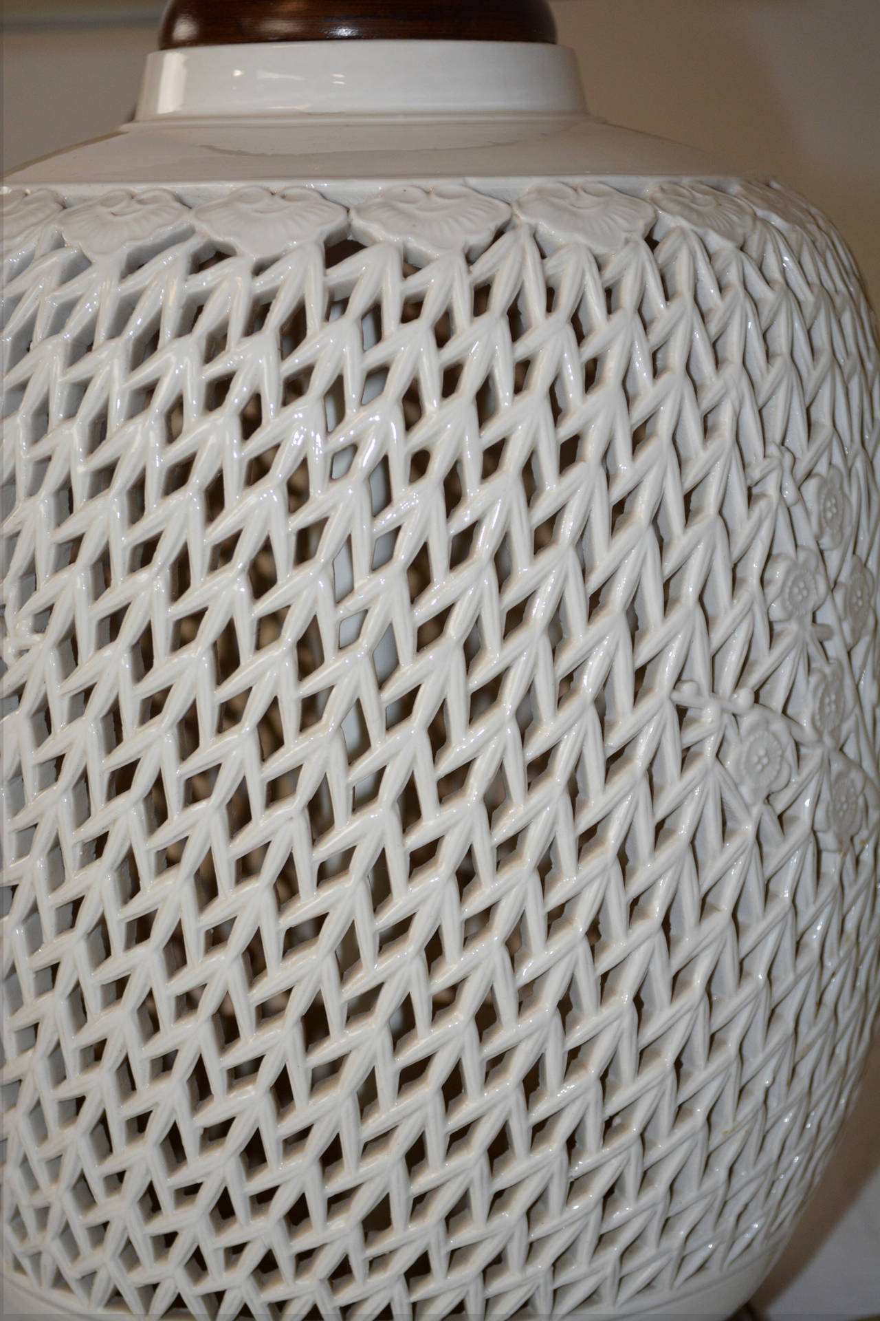 reticulated lamp