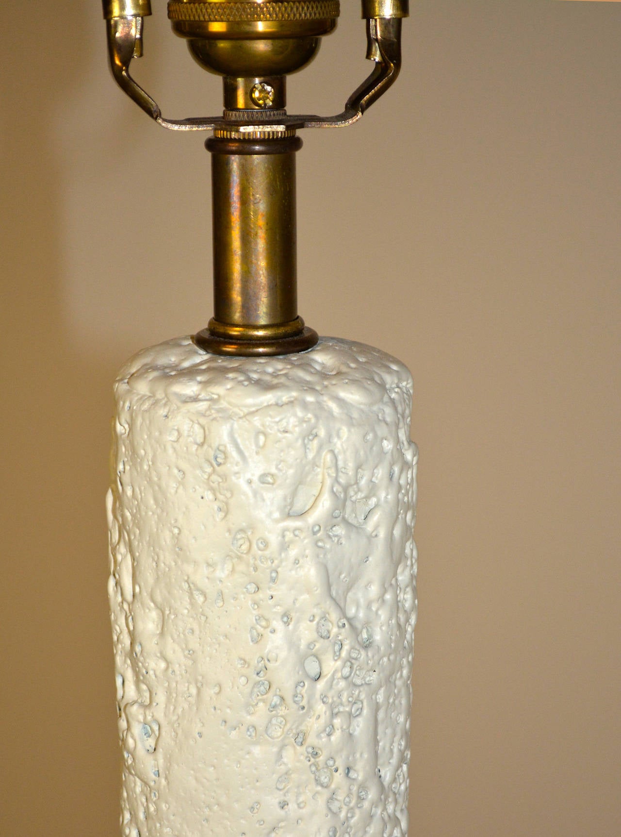 20ième siècle Lampe en plâtre moderne du milieu du siècle dernier en vente