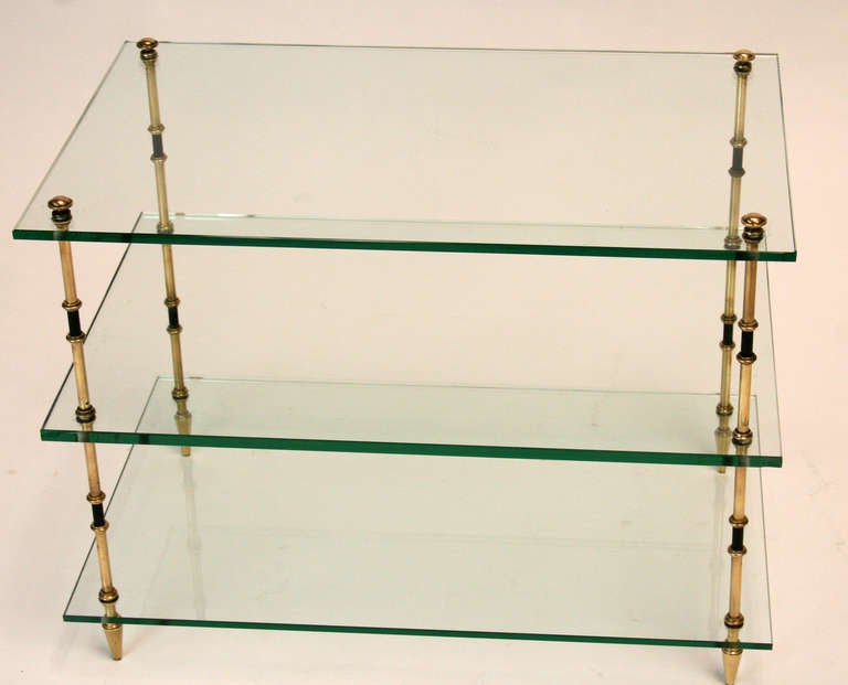Beistelltisch aus Glas und Bronze (Französisch) im Angebot