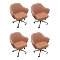 Set Of 4 Rare Knoll Saarinen Executive Chairs