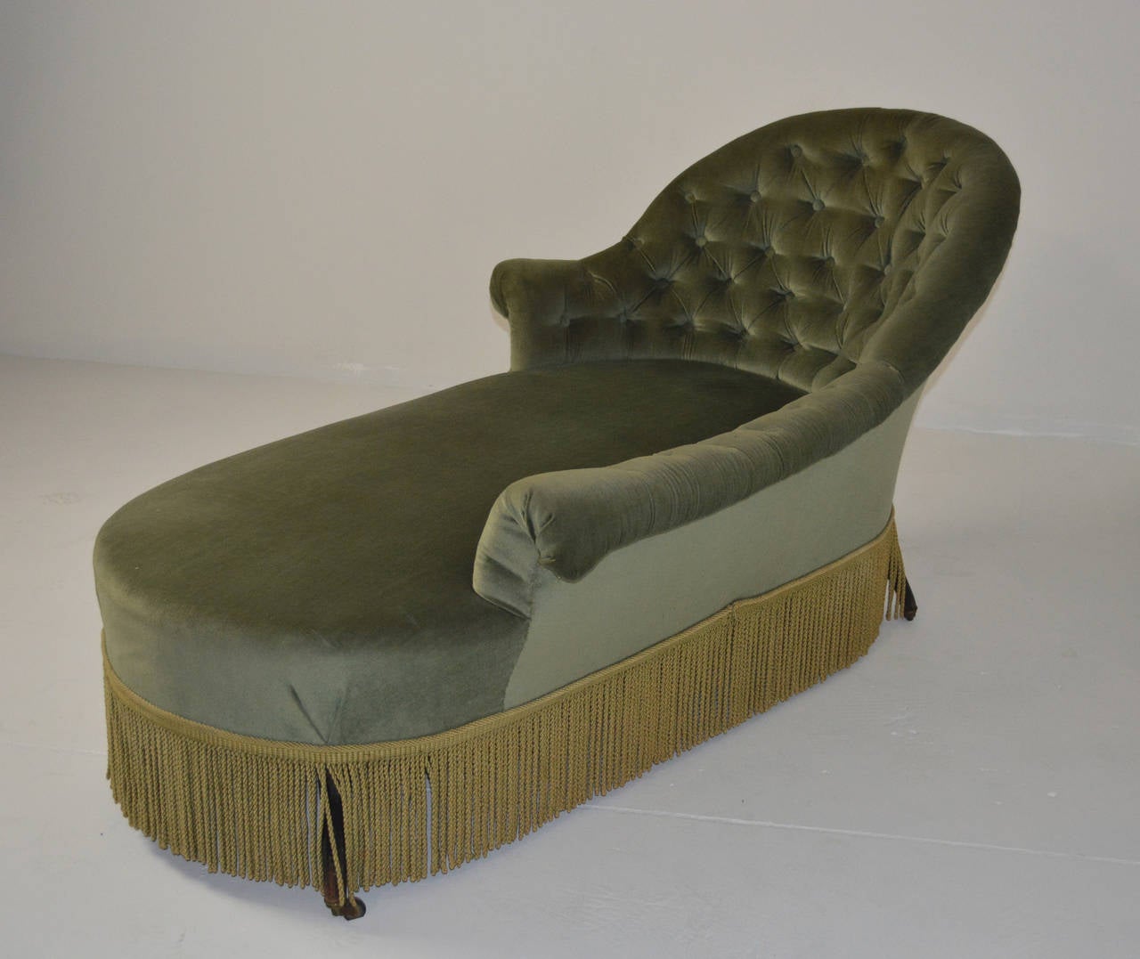 Edwardian 19th Century Tufted Chaise