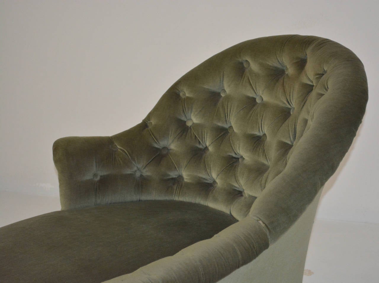 Upholstery 19th Century Tufted Chaise