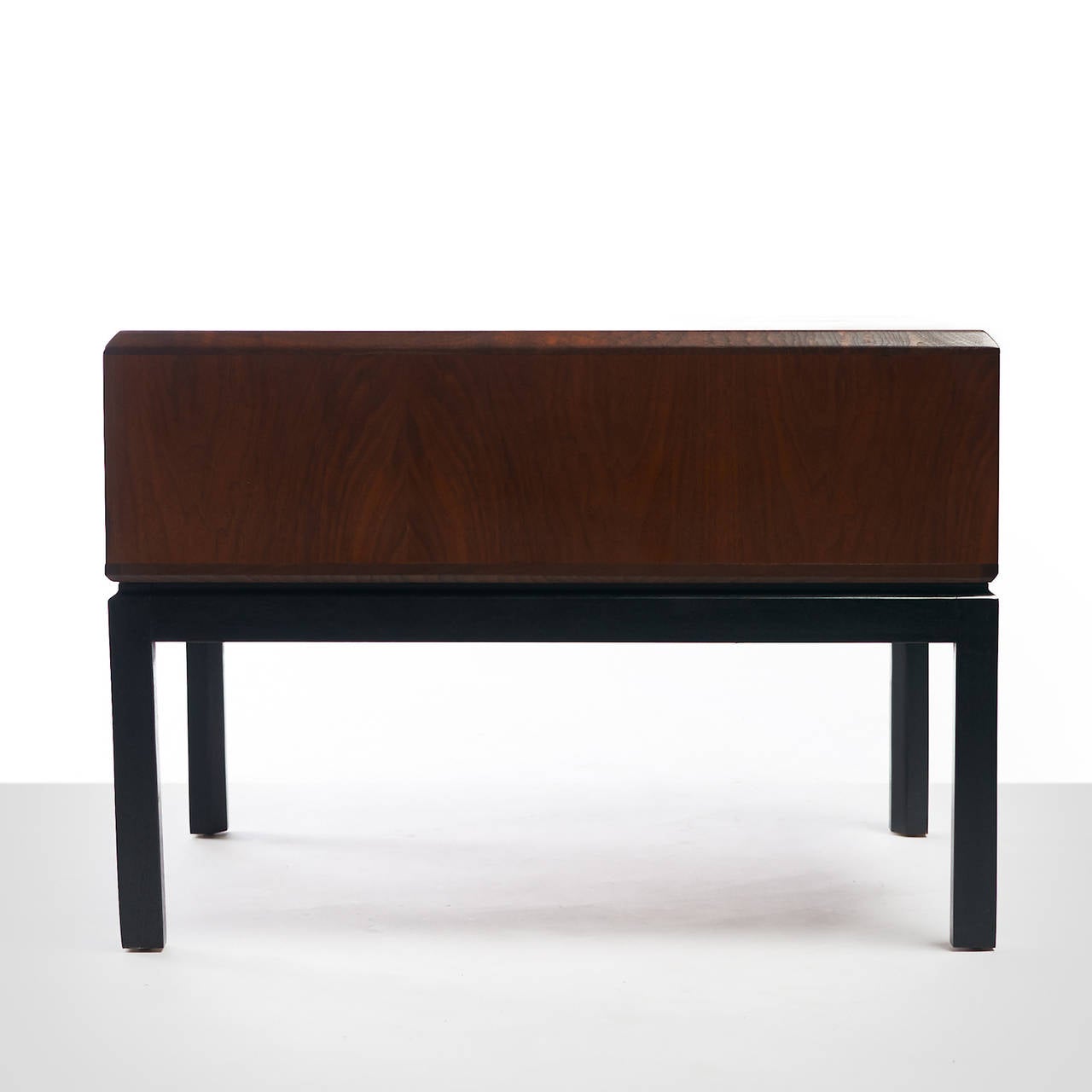 American Pair of Midcentury Night Stands