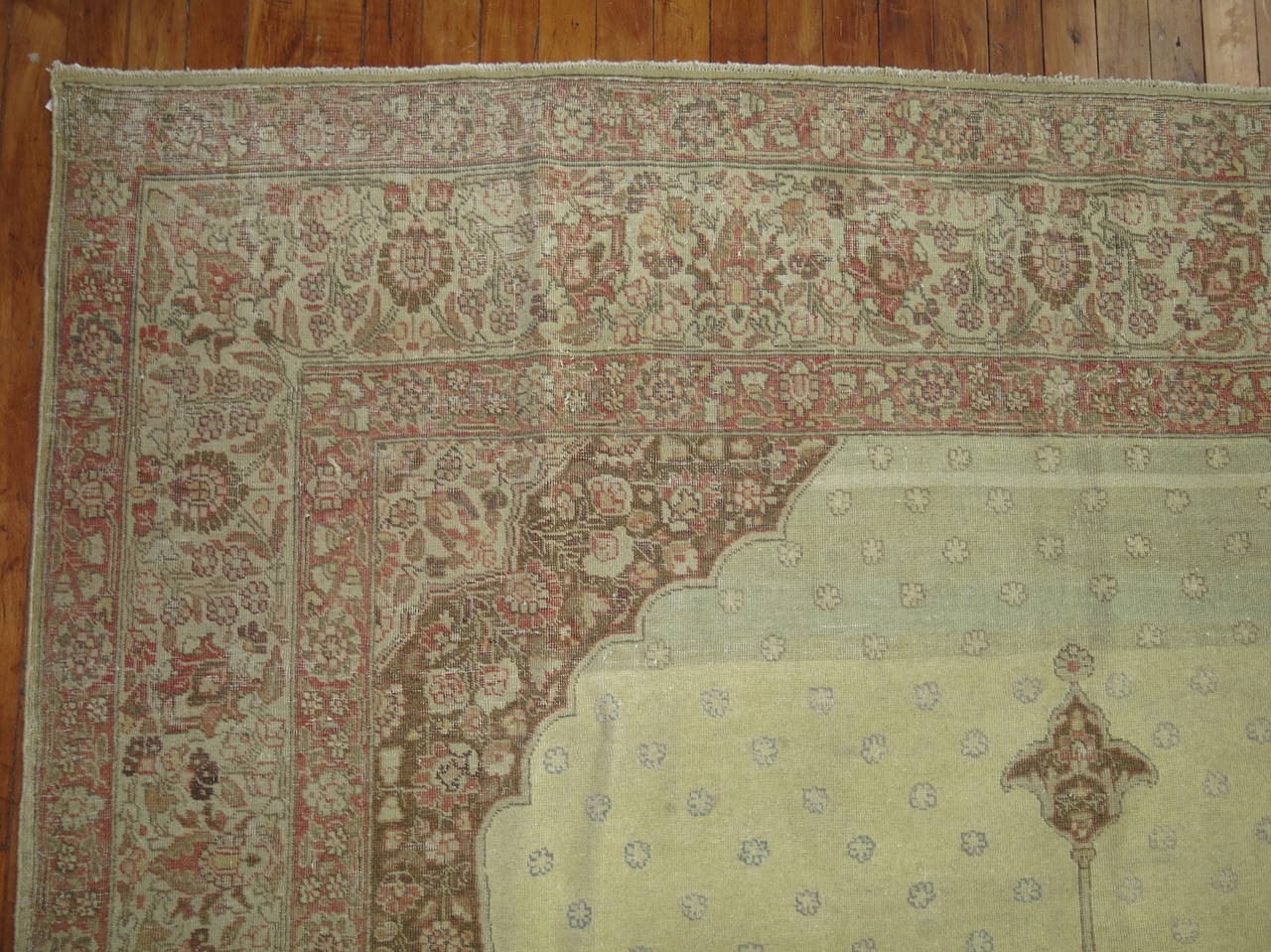 Antiker persischer Täbris-Teppich (Handgewebt) im Angebot