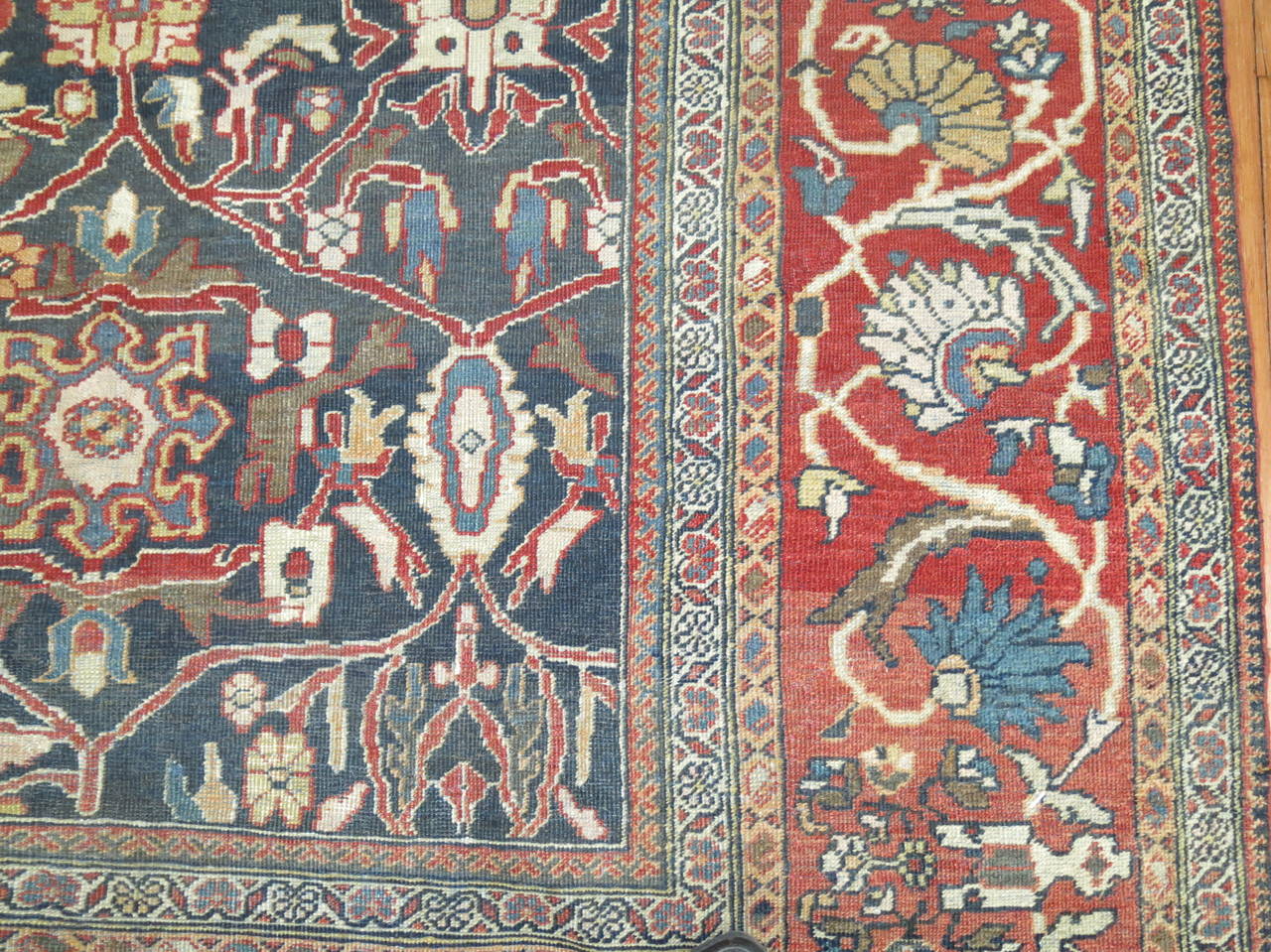 Persian Sultanabad Rug In Excellent Condition For Sale In New York, NY