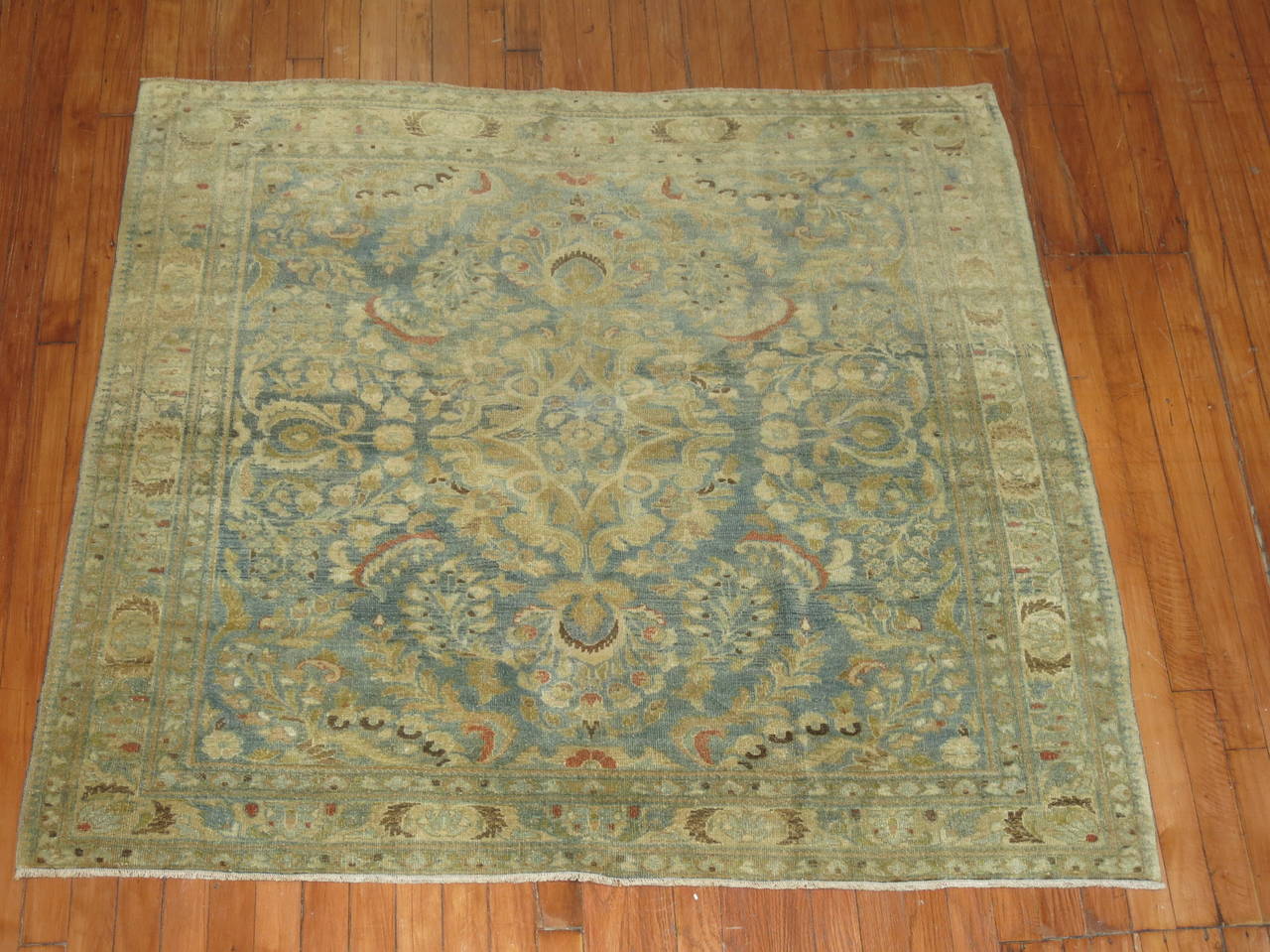 Sarouk Farahan Ancien tapis de Sarouk traditionnel persan carré de 4 pieds de couleur bleu turquoise en vente