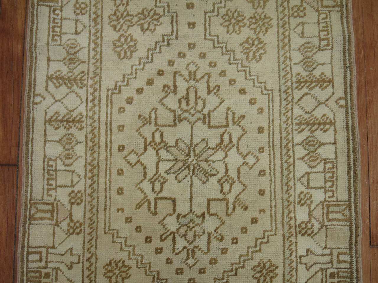 One of Kind Cream Brown 20th Century Wool Turkish Oushak Runner In Good Condition In New York, NY