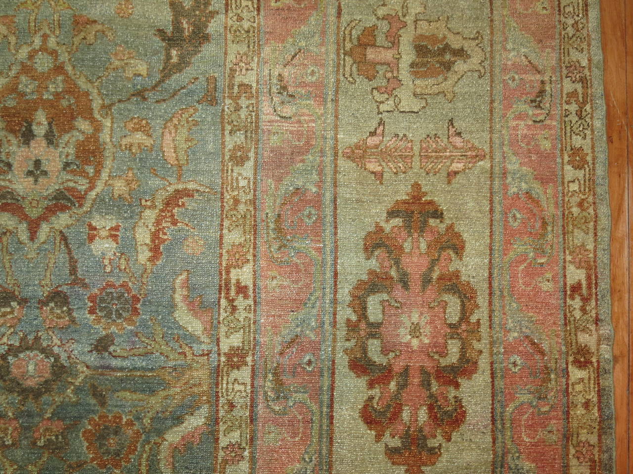 Exquisite Large Sea Foam Pink Accent Antique Persian Malayer Rug In Good Condition For Sale In New York, NY