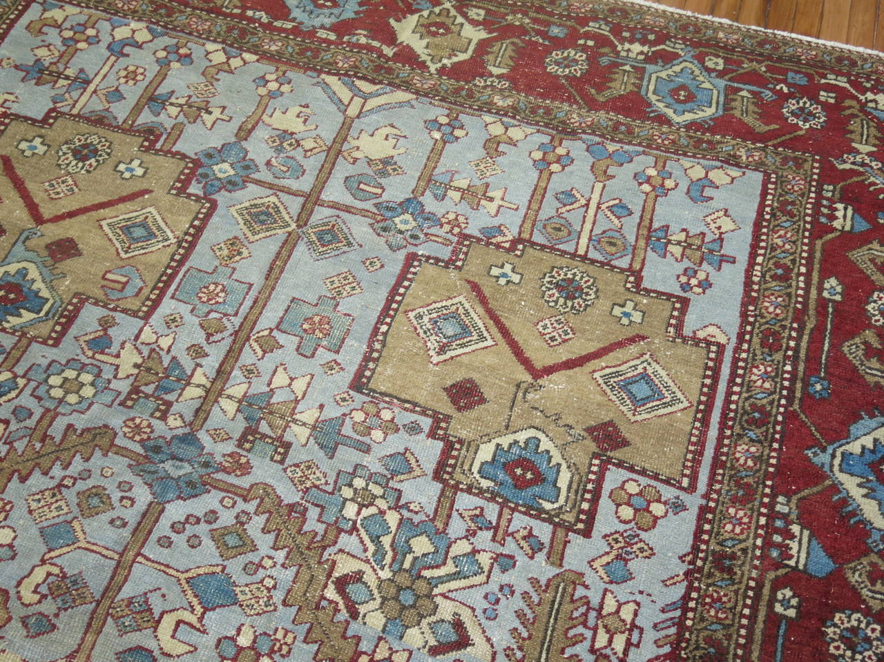 Antique Persian Heriz Rug In Good Condition In New York, NY