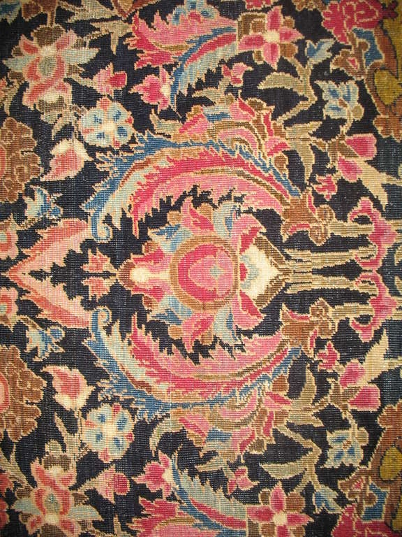 Tapis persan ancien dramatique d'Ispahan en vente 1