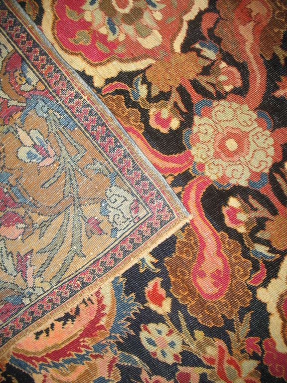 Dramatischer antiker persischer Isfahan-Teppich (Wolle) im Angebot