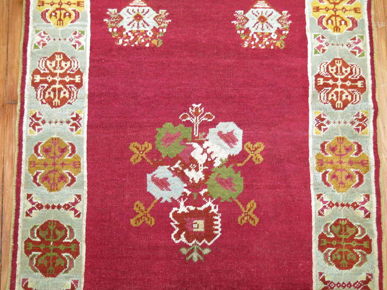 Cranberry Field Turkish Scatter Handwoven Rug In Good Condition For Sale In New York, NY