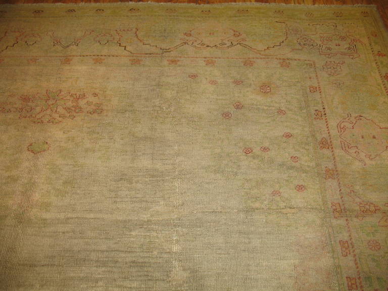 Antiker türkischer Oushak-Teppich aus Silber (Taisho)