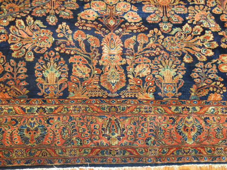 Rare tapis Sarouk persan ancien bleu marine de la collection Zabihi Excellent état - En vente à New York, NY