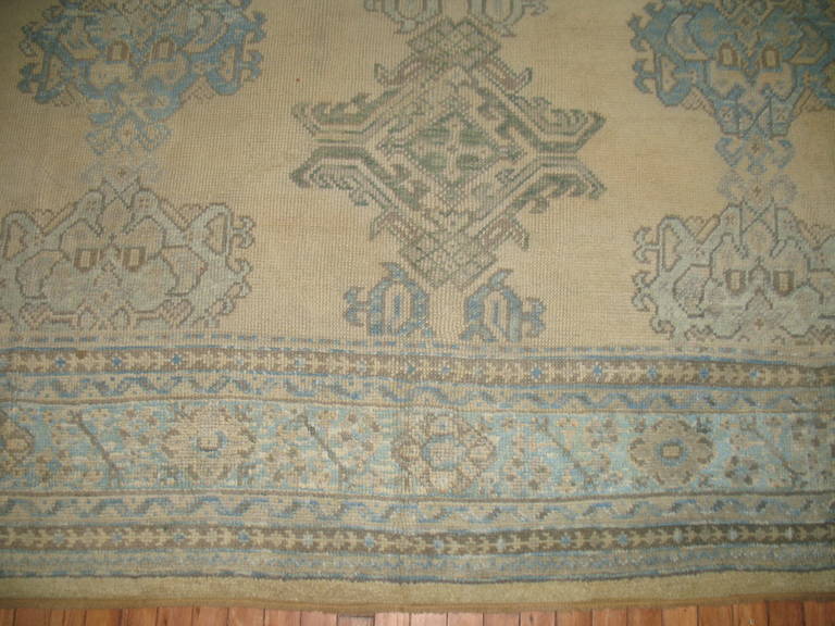 Antique Turkish Oushak Rug In Excellent Condition For Sale In New York, NY