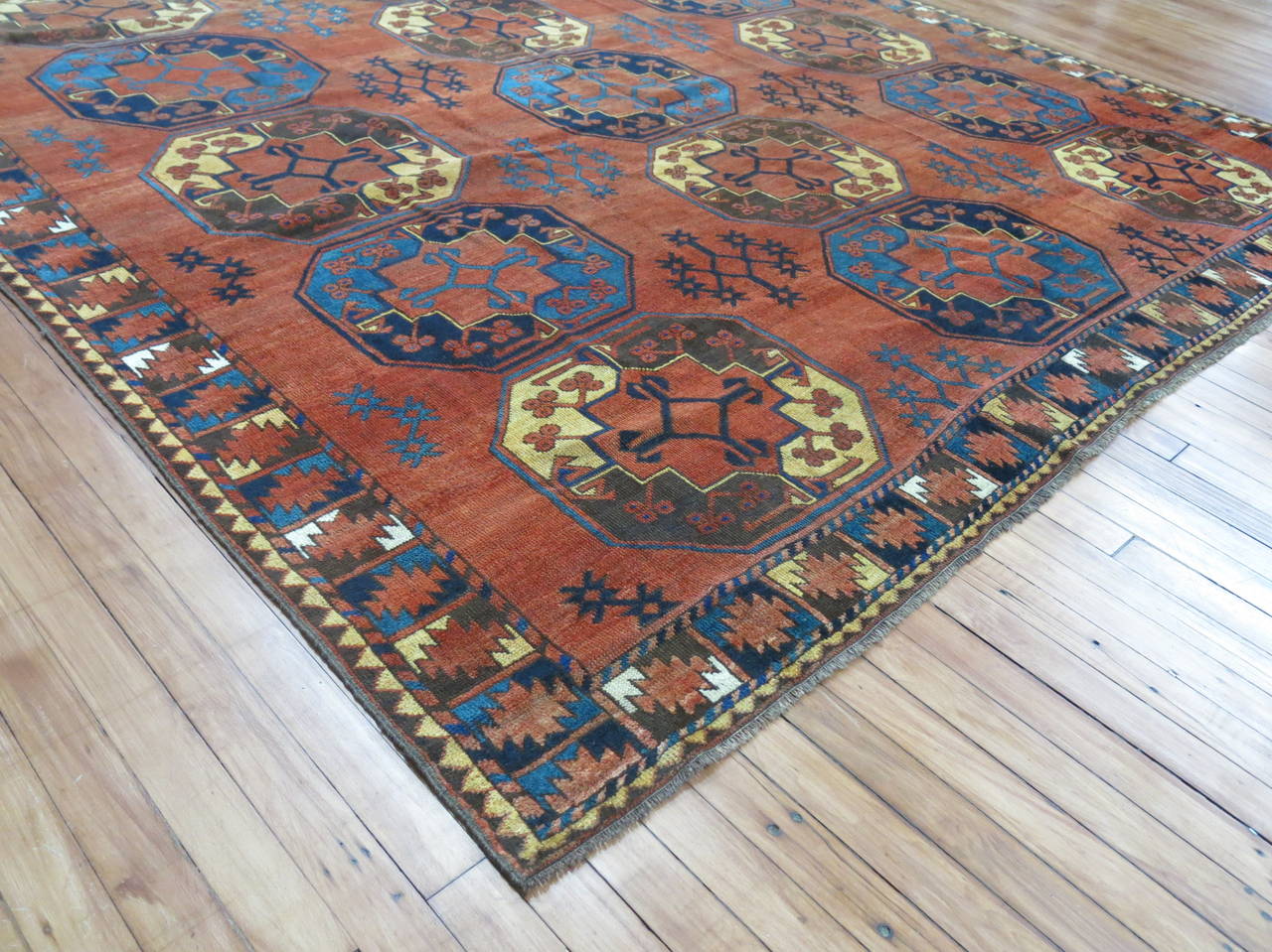 An antique Ersari rug with beautiful rustic colors and great patina. Woven with excellent craftsmanship.