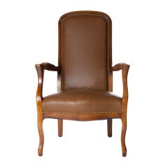 Fauteuil Voltaire français avec tissu d'ameublement en cuir Edelman