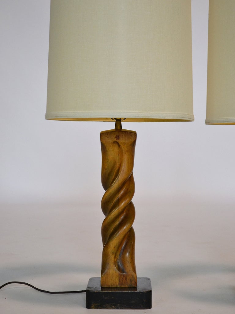 Bois Paire de lampes de table sculpturales Heifetz en vente