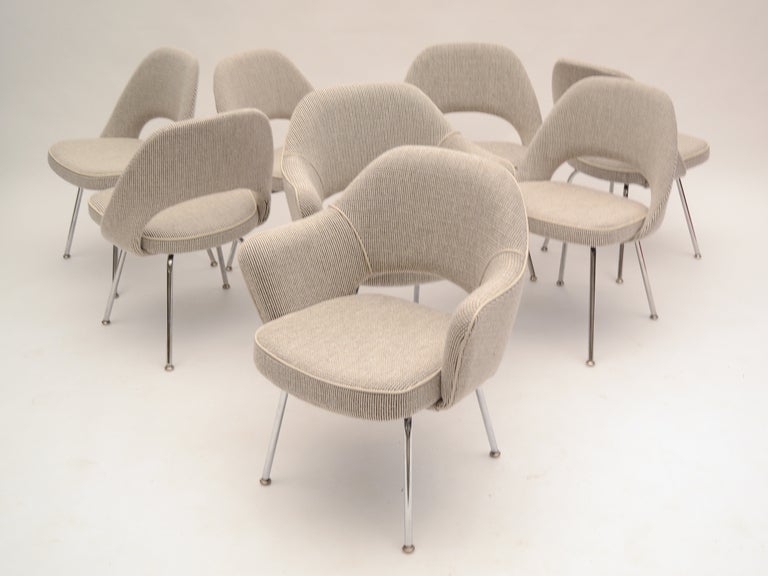 Saarinen's classic model 71 and 72 chairs have been in constant production since their design, and for good reason. They are handsome, comfortable, and perfectly scaled for the room and the sitter. This set is newly upholstered in sumptuous Knoll