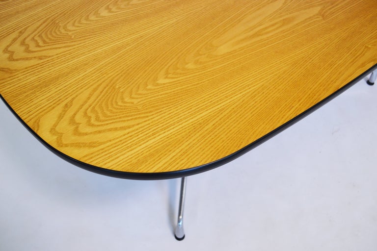 Table à base segmentée Eames par Herman Miller Bon état à Highland, IN