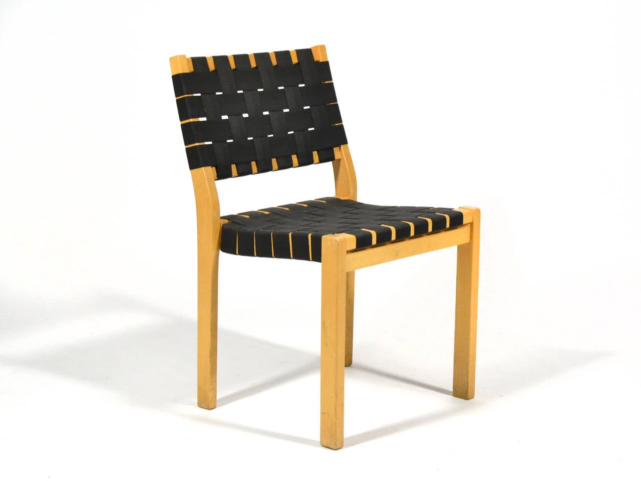 artek chair 611