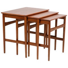 Mesas nido Hans Wegner de Andreas Tuck