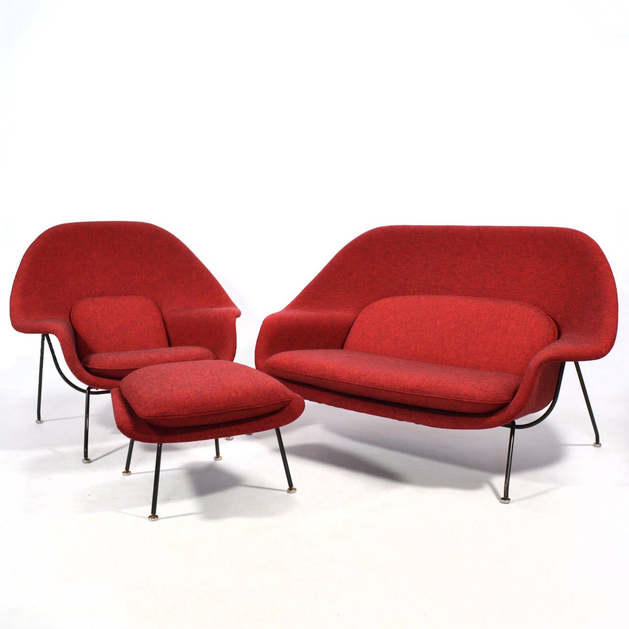 Eero Saarinen Womb Settee Upholstered in Alexander Girard Fabric 1