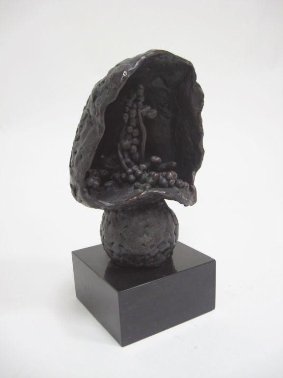 Mid-Century moderno Abstract bronze sculpture by Roszi Tevan in vendita