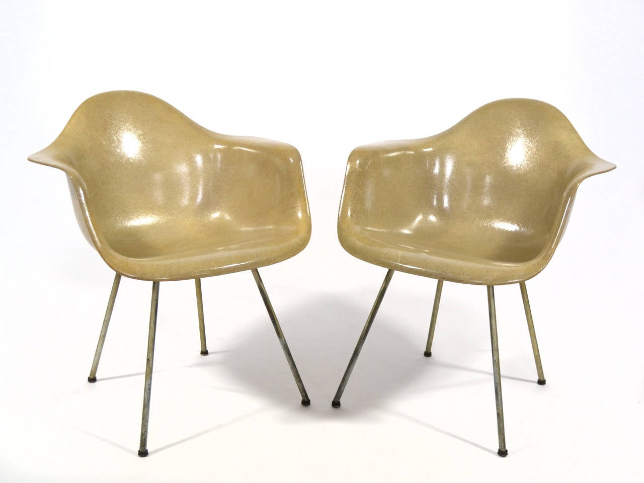 Mid-Century Modern Pair of Eames SAX Armchairs by Zenith Plastics for Herman Miller