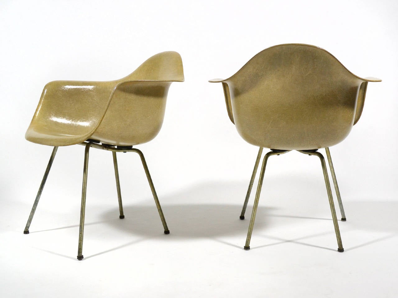 Pair of Eames SAX Armchairs by Zenith Plastics for Herman Miller In Good Condition In Highland, IN