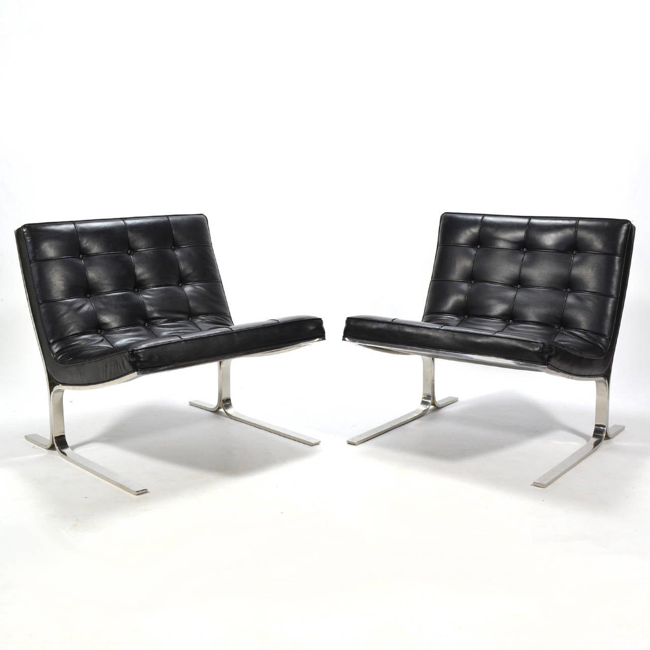 Nicos Zographos Pair of Lounge Chairs In Good Condition For Sale In Highland, IN