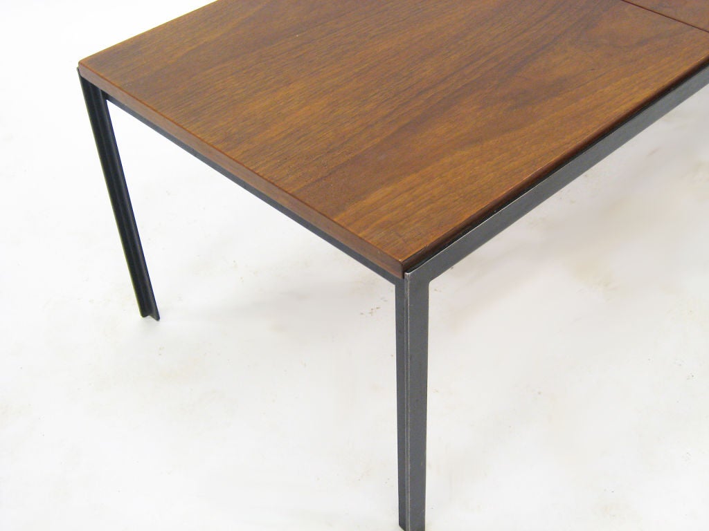 Florence Knoll t-angle iron coffee table In Good Condition In Highland, IN