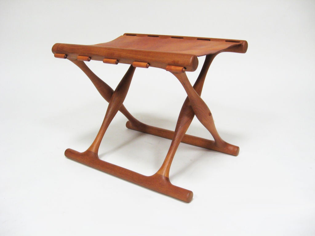 Poul Hundevad Guldhoj folding stool in teak and leather In Good Condition In Highland, IN