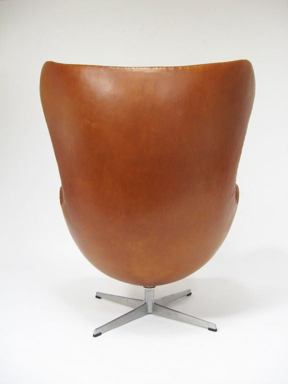 Danish Arne Jacobsen egg chair in cognac leather by Fritz Hansen
