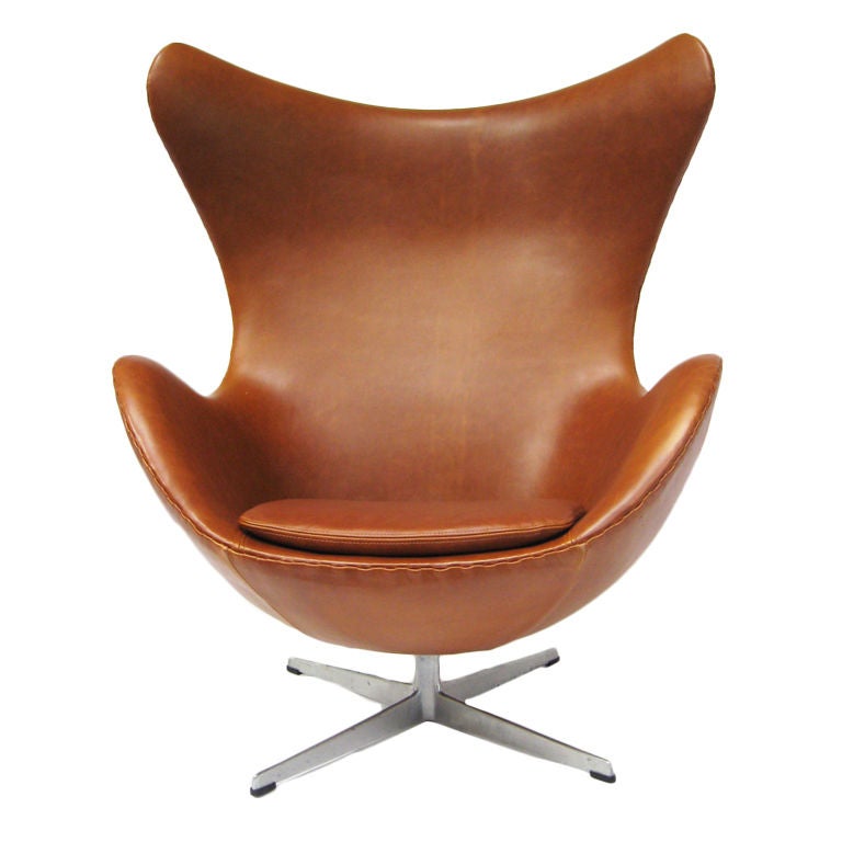 Arne Jacobsen egg chair in cognac leather by Fritz Hansen at 1stDibs | egg  tuoli kopio