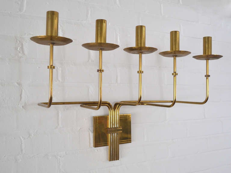 Tommi Parzinger Brass Five-Arm Candelabra Sconce by Dorlyn In Good Condition For Sale In Highland, IN