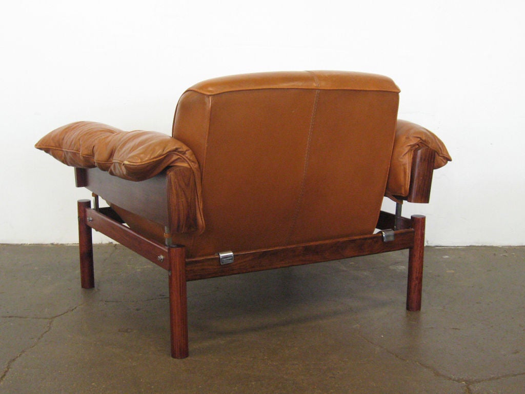 Leather lounge chair by Percival Lafer 1